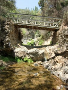 Temescal-Canyon-hiking